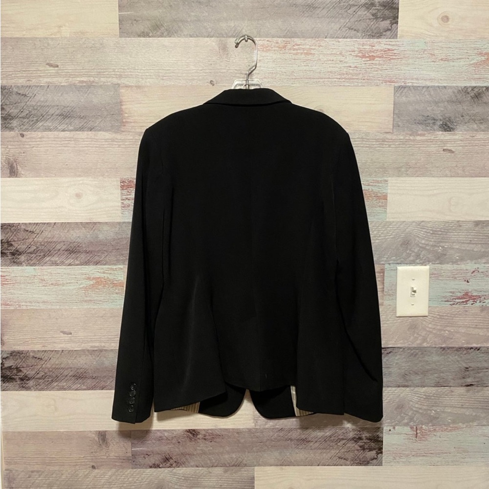 Blazer - Picture 2 of 5